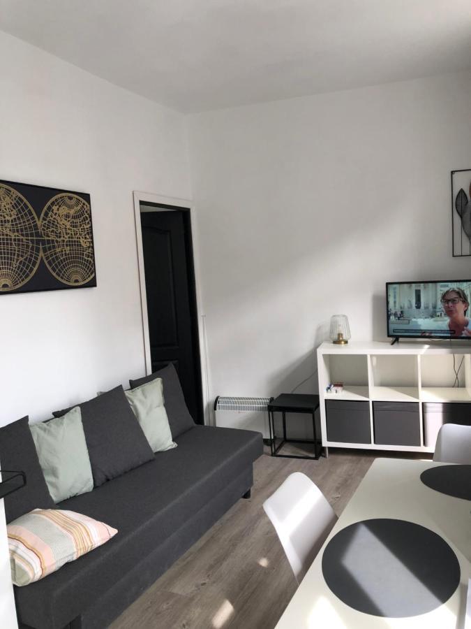 Charmant T2 Centre Ville Givet Bagian luar foto