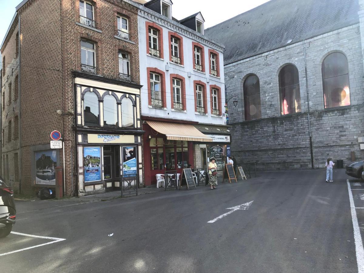Charmant T2 Centre Ville Givet Bagian luar foto