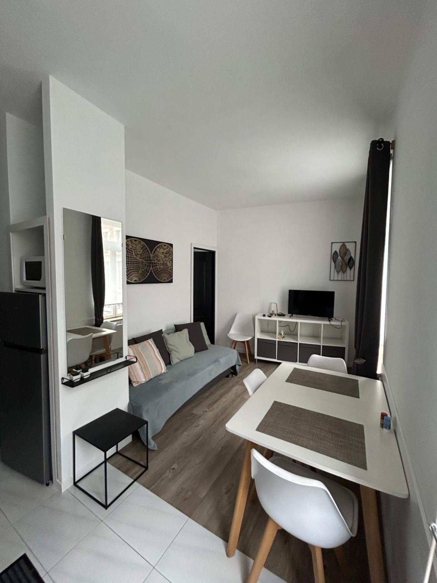 Charmant T2 Centre Ville Givet Bagian luar foto